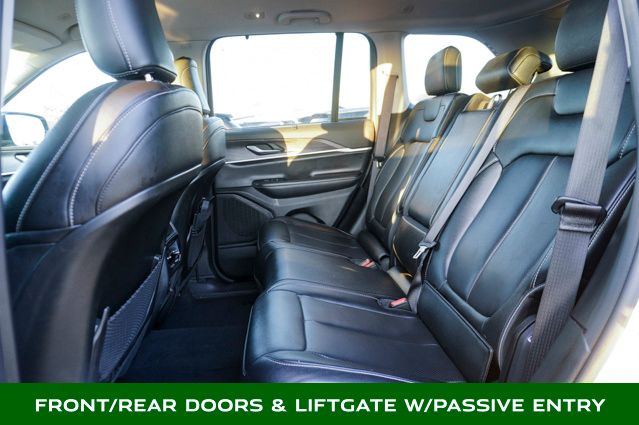 2023 JEEP GRAND CHEROKEE - Image 9