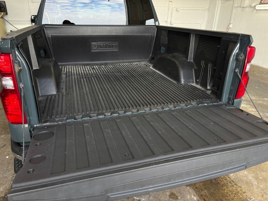 2025 CHEVROLET SILVERADO - Image 29