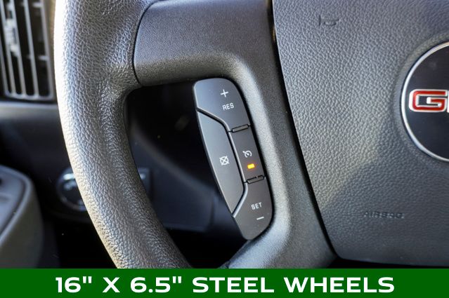 2024 GMC SAVANA - Image 16