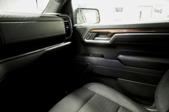 2025 CHEVROLET SILVERADO - Image 26