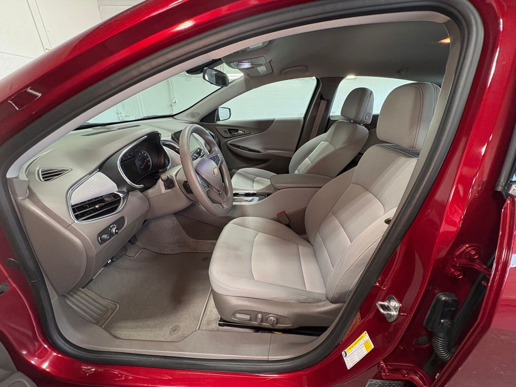 2019 CHEVROLET MALIBU - Image 15