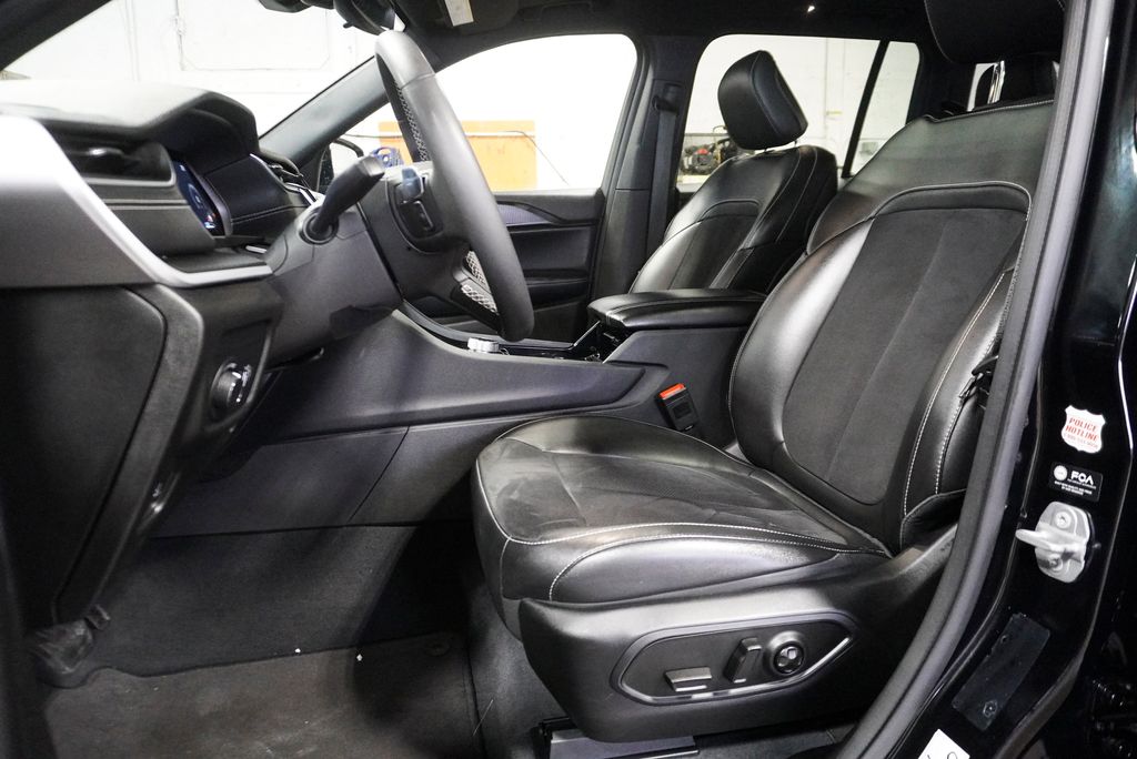 2023 JEEP GRAND CHEROKEE - Image 14