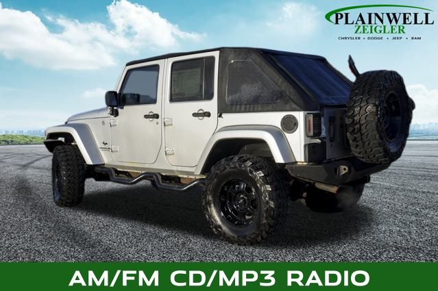 2009 Jeep Wrangler Unlimited Sahara photo 2