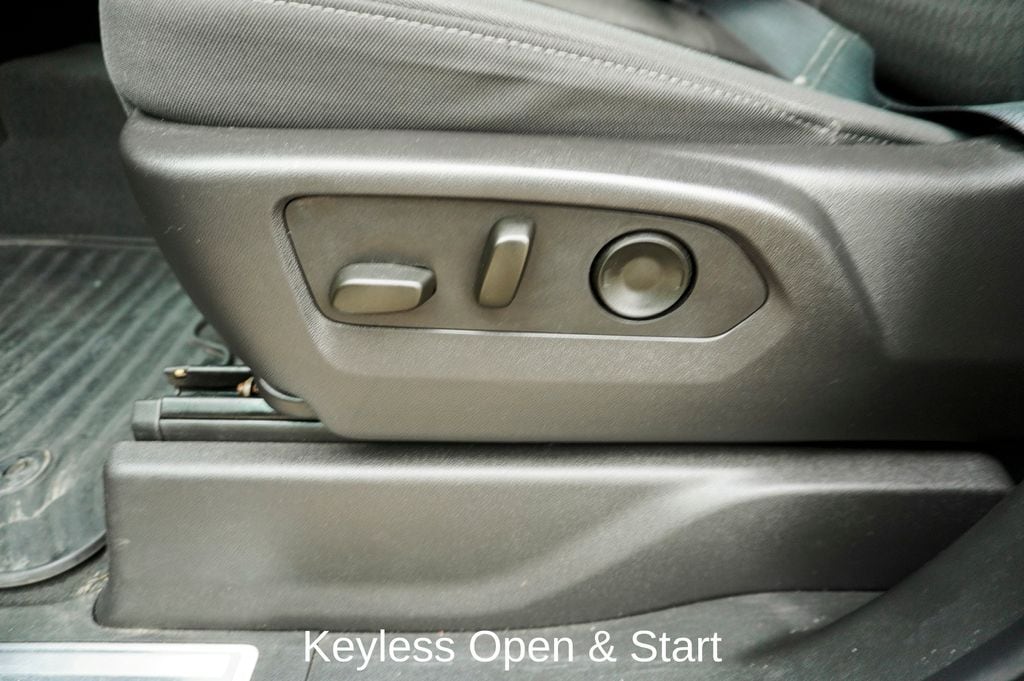 2025 CHEVROLET SILVERADO - Image 12