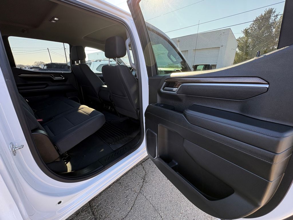 2025 CHEVROLET SILVERADO - Image 44