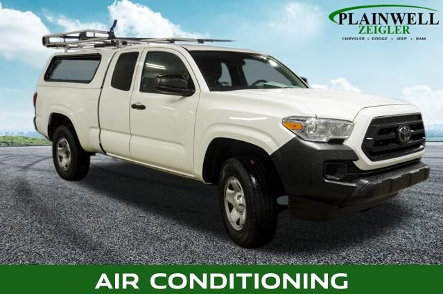 2023 Toyota Tacoma SR photo 4