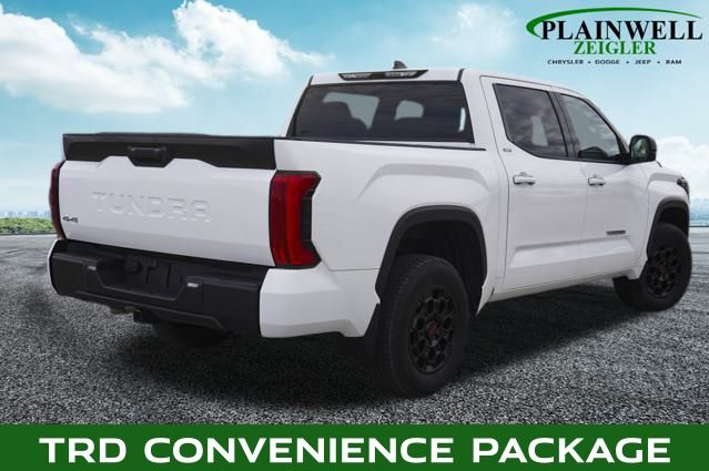 2022 Toyota Tundra SR5 CrewMax photo 3