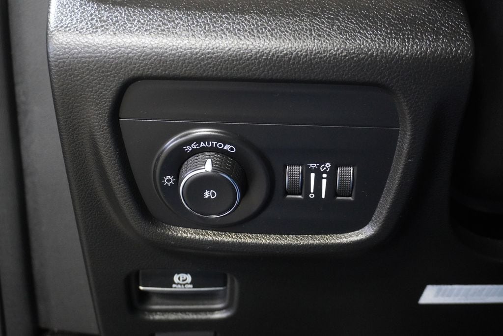 2024 JEEP GRAND CHEROKEE - Image 30