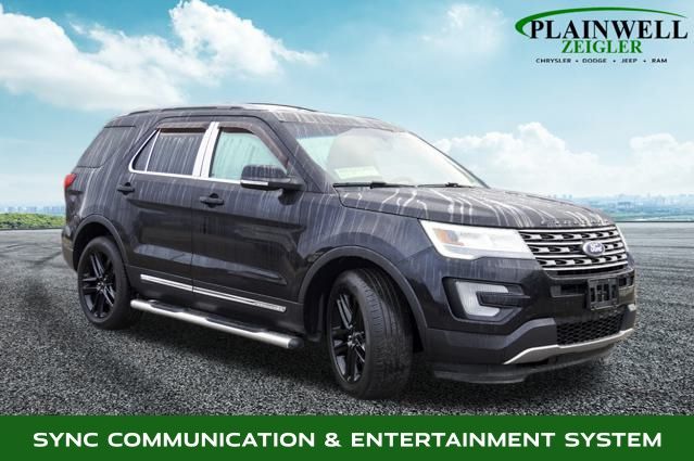 2017 Ford Explorer XLT photo 4