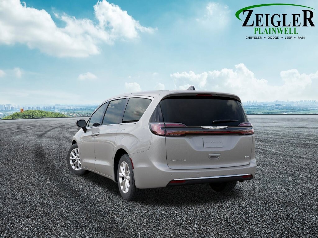 Used 2026 Chrysler Pacifica Select Van Passenger Van