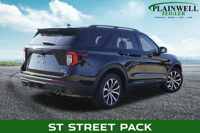 2022 Ford Explorer ST photo 3