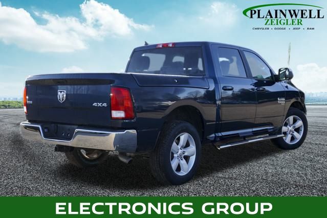 2021 Ram 1500 Classic SLT photo 3