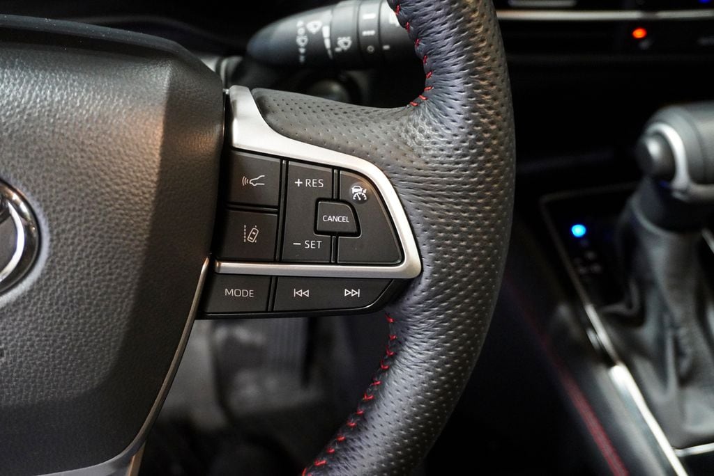 2025 TOYOTA SIENNA - Image 25