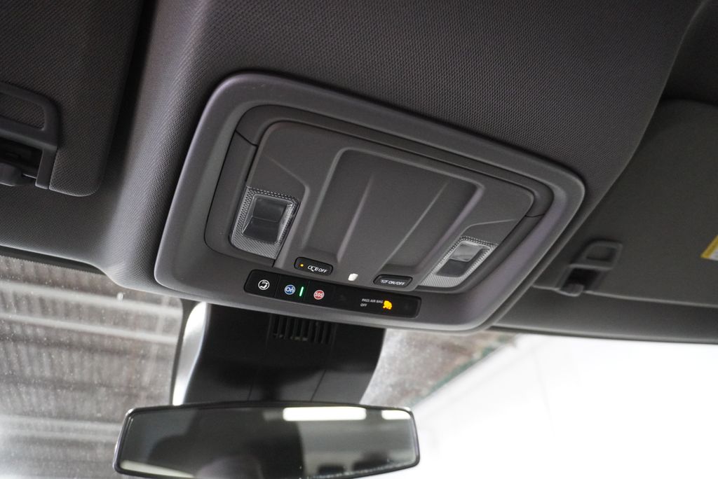 2025 CHEVROLET SILVERADO - Image 28