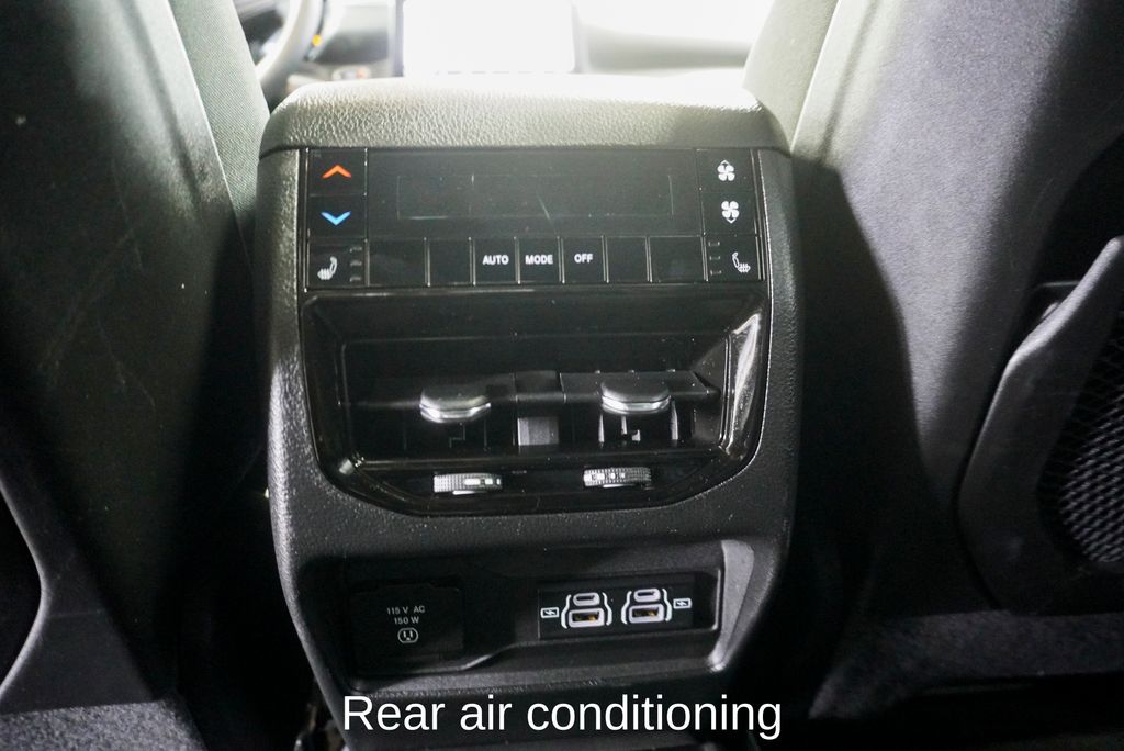 2024 JEEP GRAND CHEROKEE L - Image 11