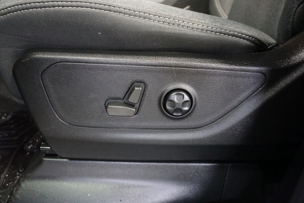 2021 RAM 1500 - Image 12