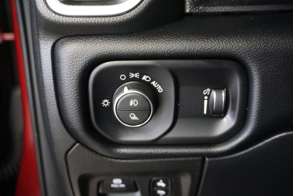 2021 RAM 1500 - Image 21