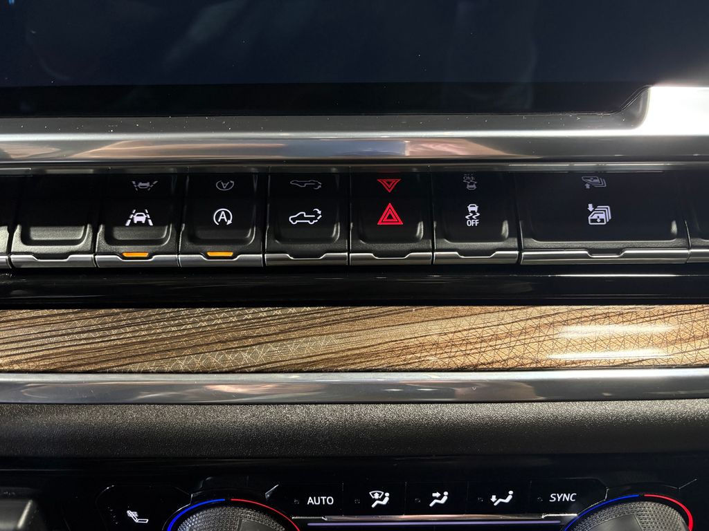 2025 CHEVROLET SILVERADO - Image 38