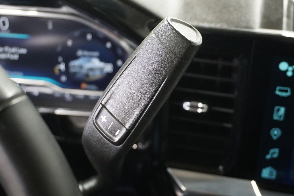 2025 CHEVROLET SILVERADO - Image 24