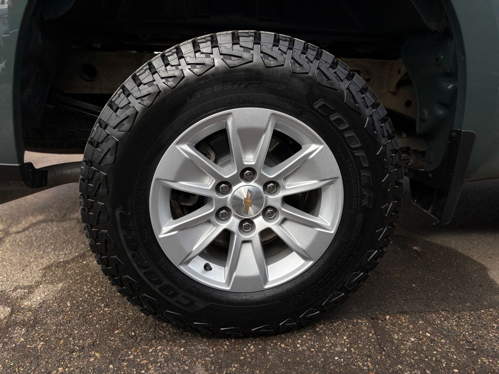 2025 CHEVROLET SILVERADO - Image 33