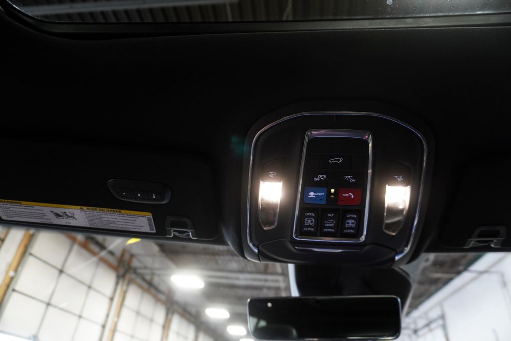 2024 JEEP GRAND CHEROKEE - Image 32