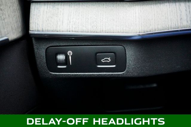 2022 VOLVO XC90 - Image 29