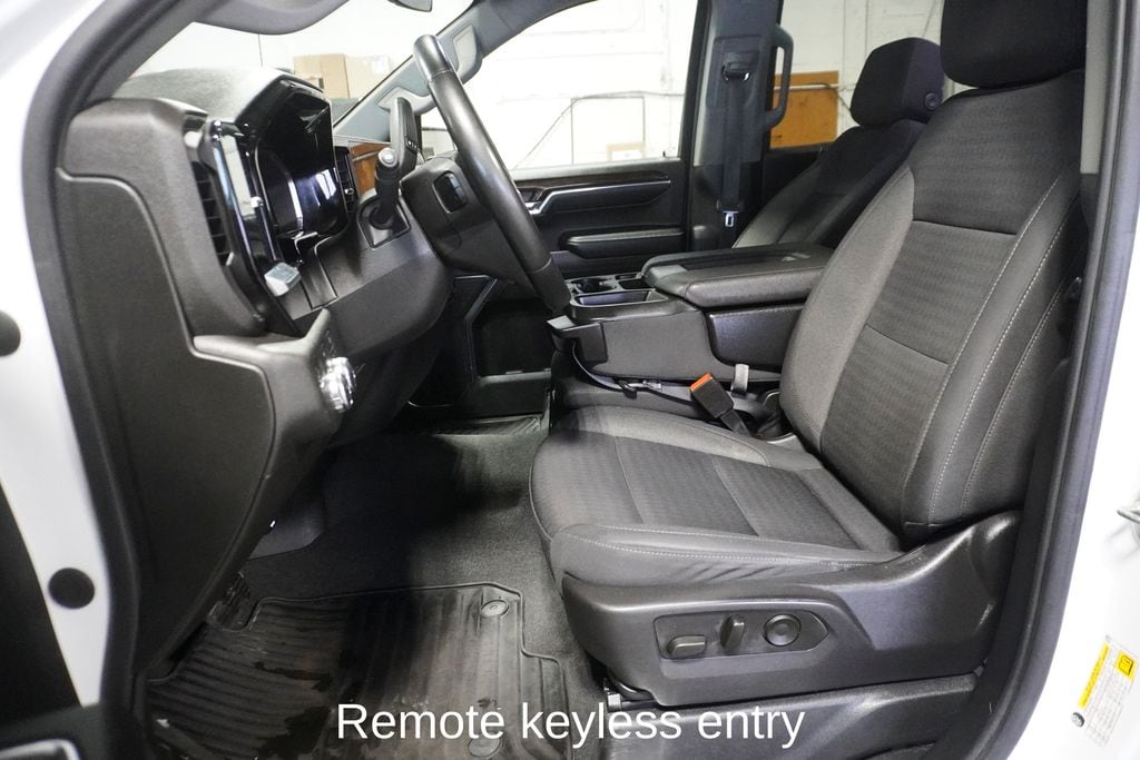 2023 GMC SIERRA - Image 12