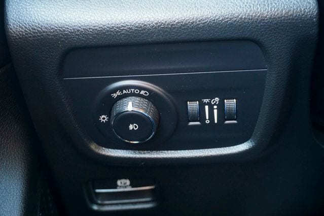 2023 JEEP GRAND CHEROKEE - Image 28