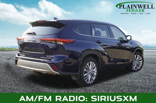 2022 Toyota Highlander Platinum photo 2