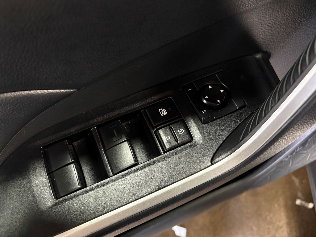 2024 TOYOTA RAV4 - Image 16