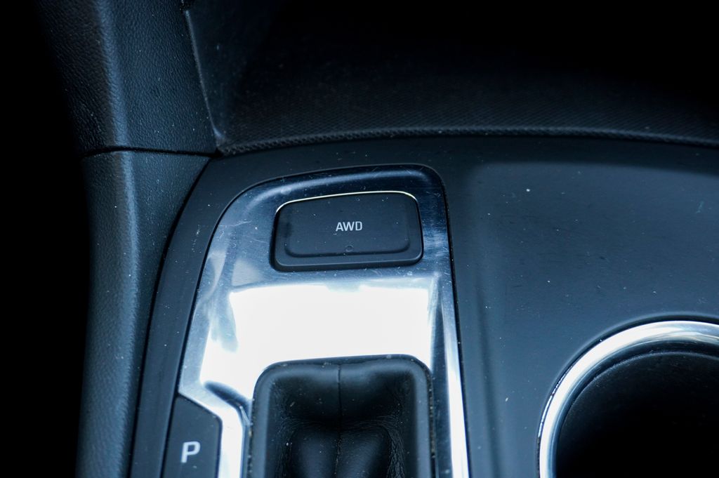 2023 CHEVROLET EQUINOX - Image 18