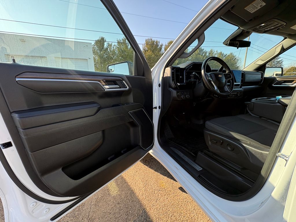 2025 CHEVROLET SILVERADO - Image 56