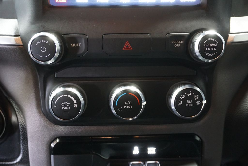 2021 RAM 1500 - Image 14