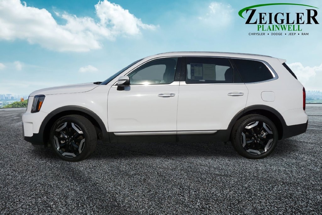 Used 2025 Kia Telluride S SUV