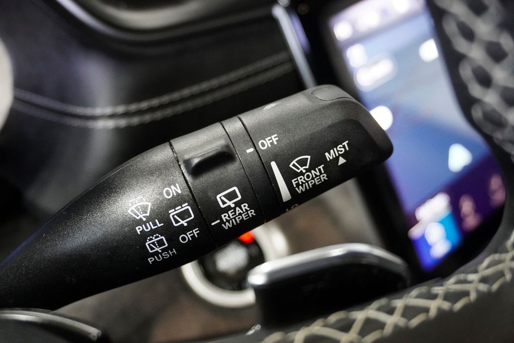 2023 JEEP GRAND CHEROKEE - Image 27