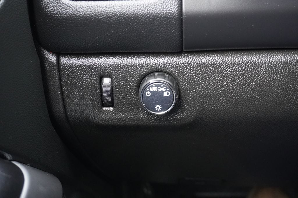 2022 CHEVROLET COLORADO - Image 24