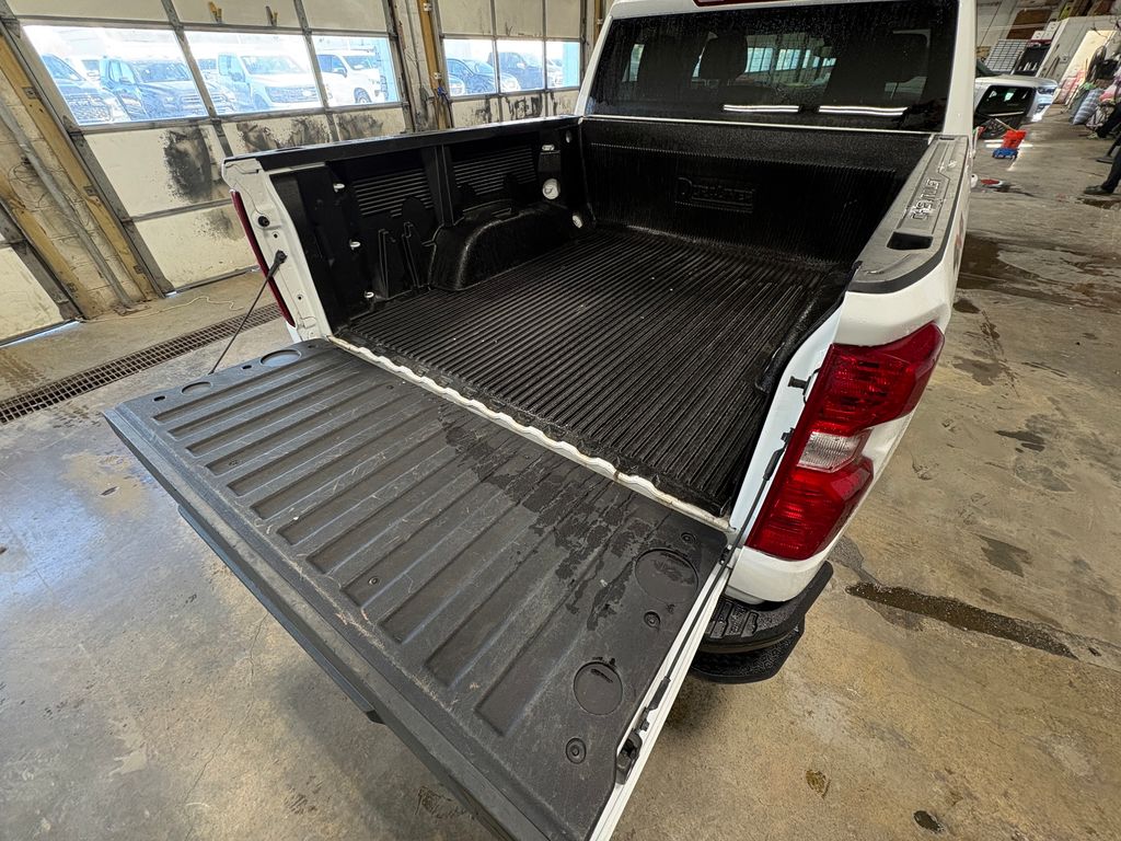 2025 CHEVROLET SILVERADO - Image 21