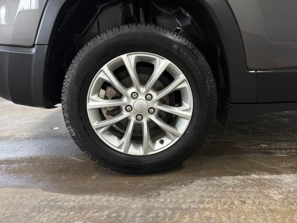 2019 JEEP CHEROKEE - Image 31