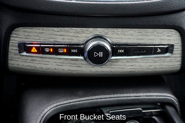 2022 VOLVO XC90 - Image 22