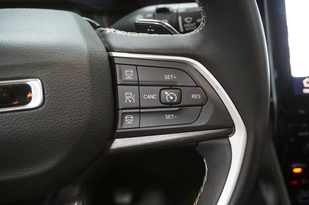 2023 JEEP GRAND CHEROKEE - Image 24