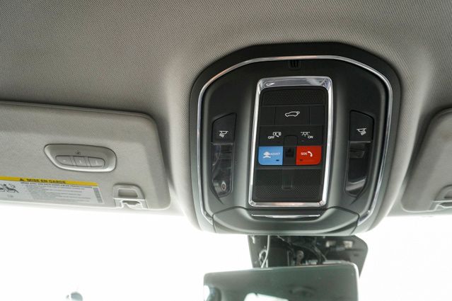 2023 JEEP GRAND CHEROKEE - Image 31