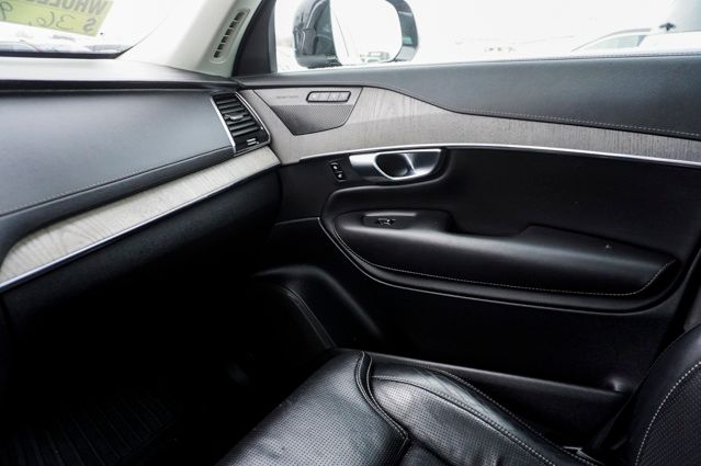 2022 VOLVO XC90 - Image 33
