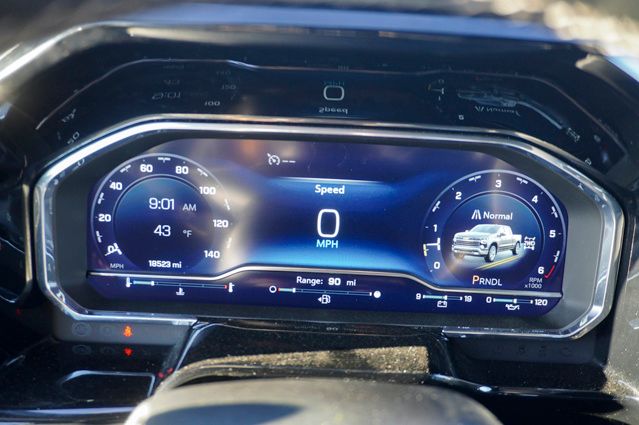 2025 CHEVROLET SILVERADO - Image 22