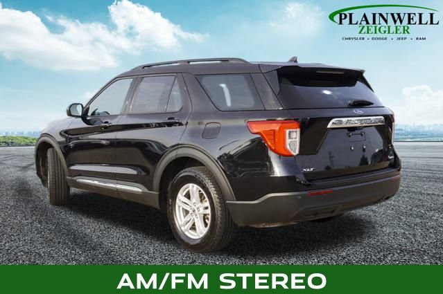 2022 Ford Explorer XLT photo 2
