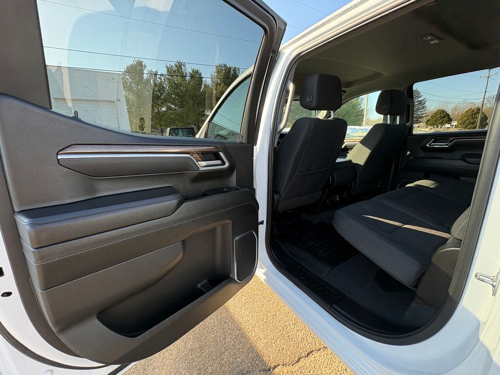 2025 CHEVROLET SILVERADO - Image 51