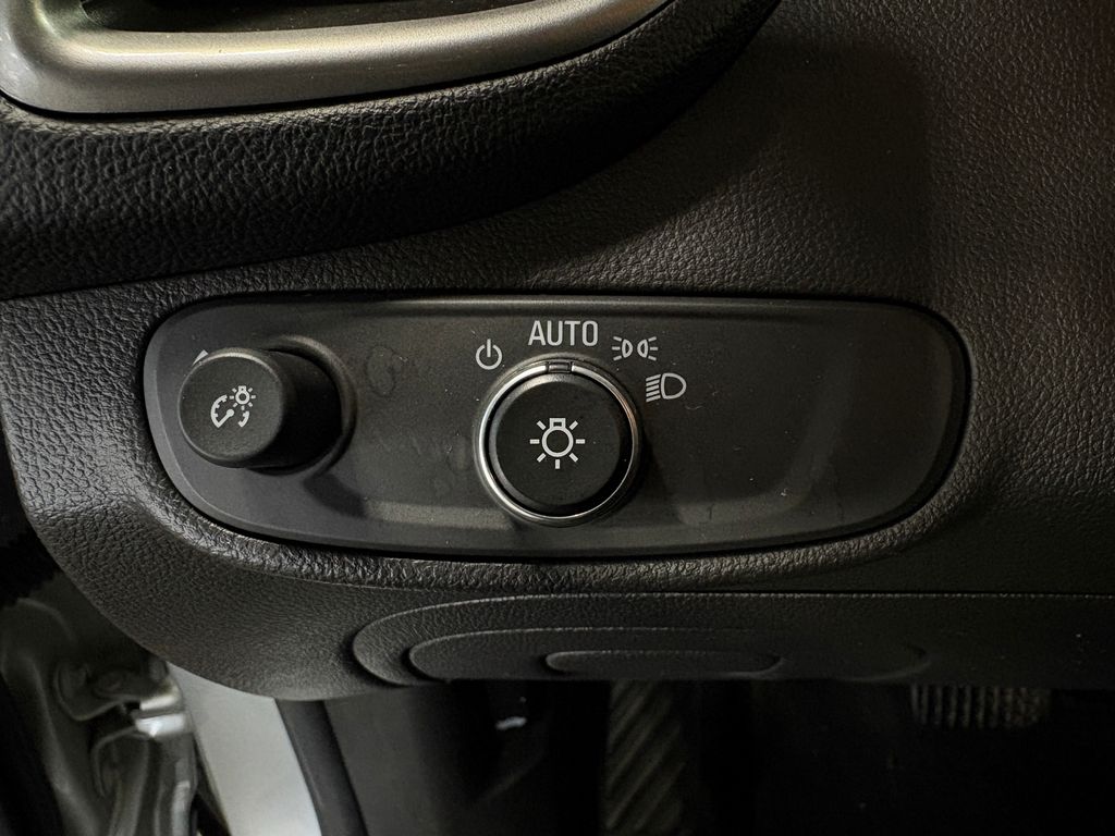 2020 CHEVROLET TRAX - Image 27