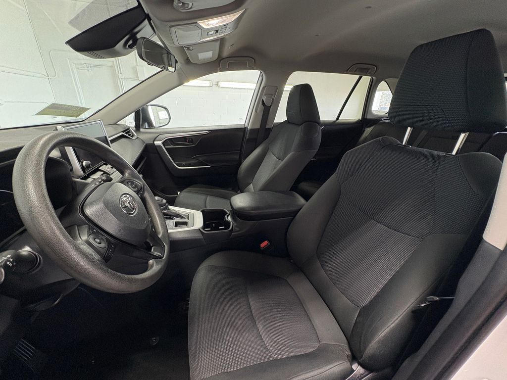 2024 TOYOTA RAV4 - Image 18