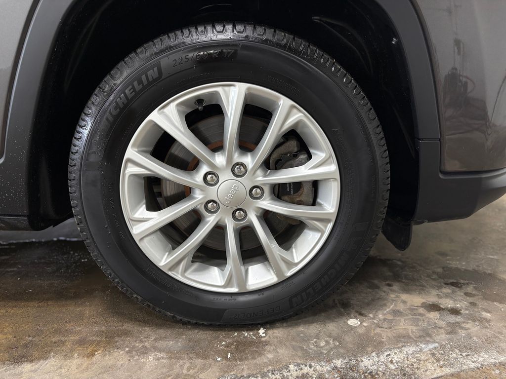 2019 JEEP CHEROKEE - Image 32