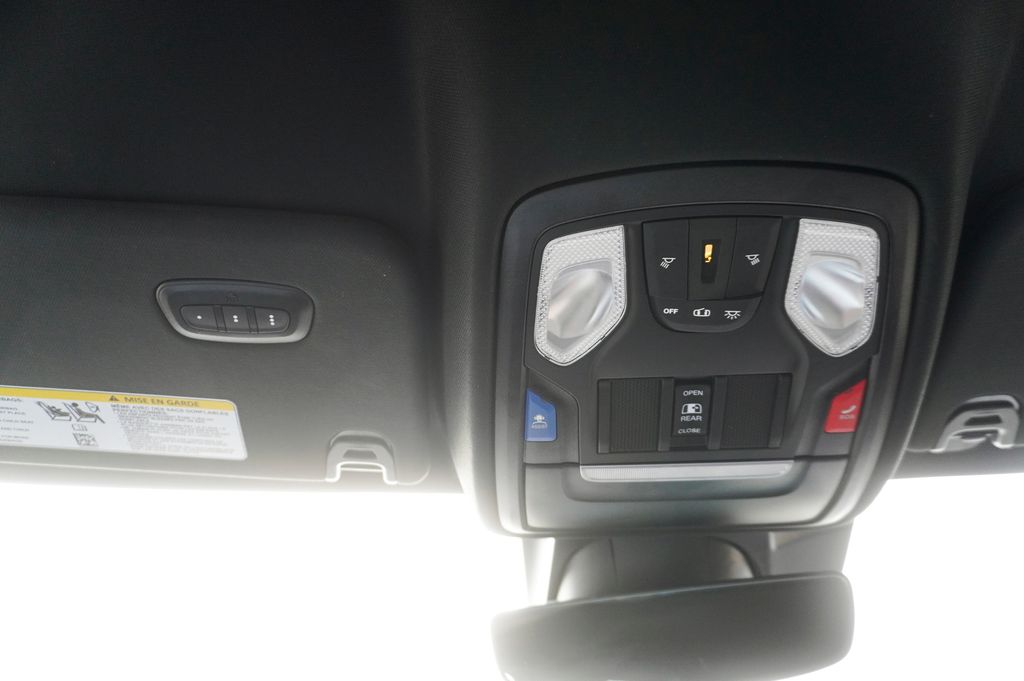 2023 RAM 1500 - Image 24