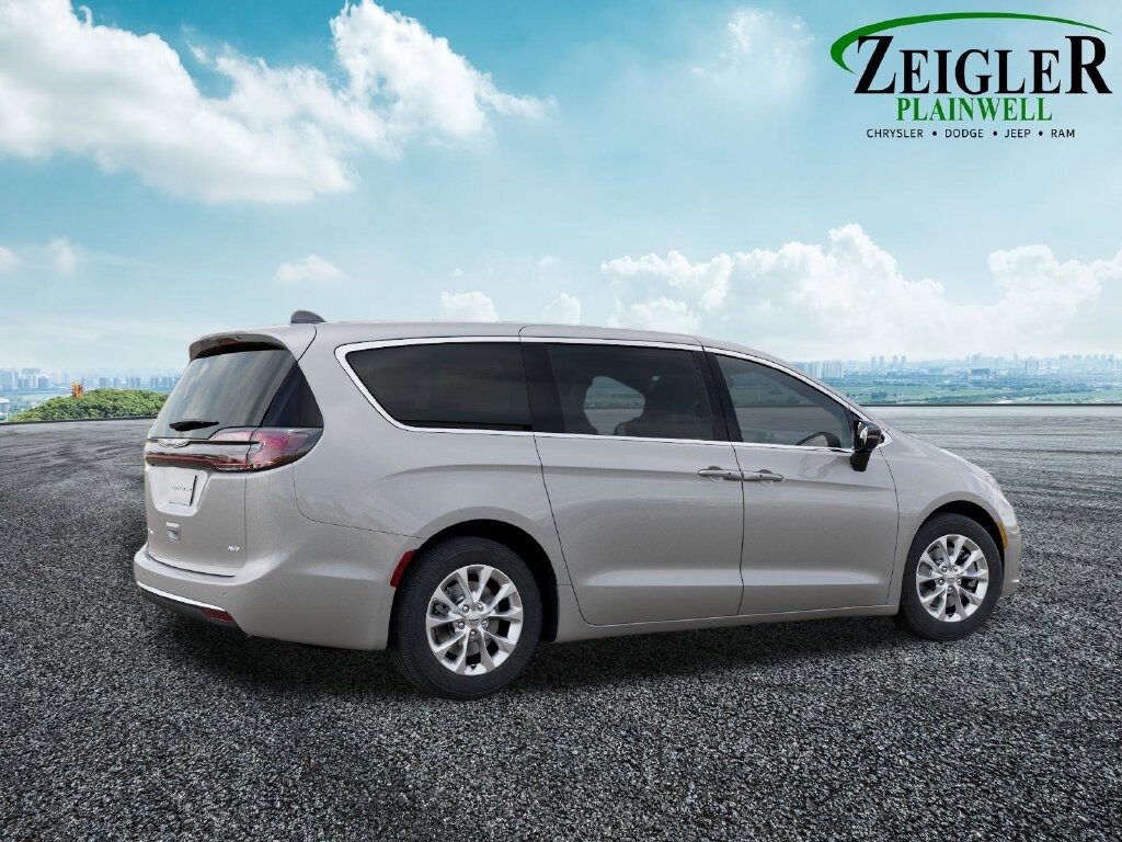 Used 2026 Chrysler Pacifica Select Van Passenger Van